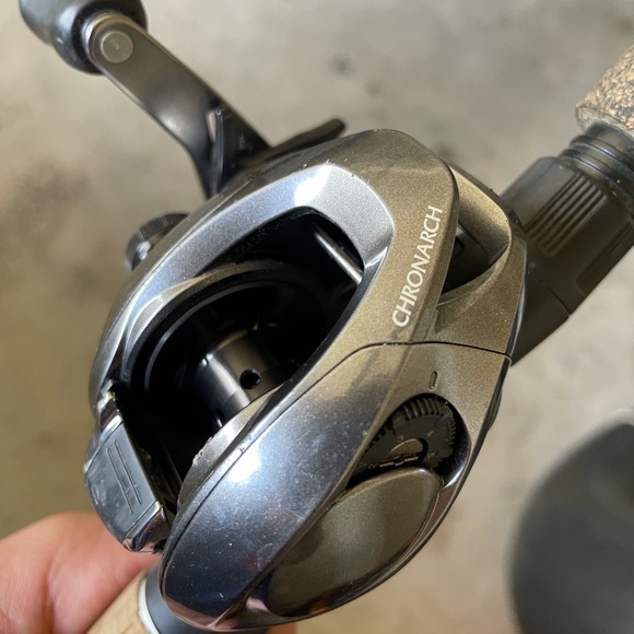 Shimano Chronarch MGL casting reel 151 HG - Picture 7 of 9